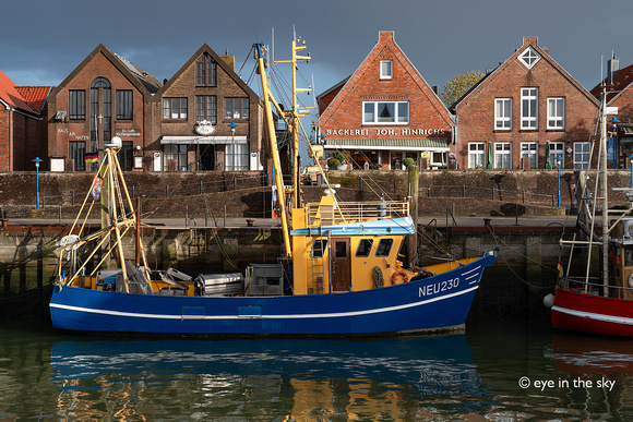 Neuharlingersiel, Alter Hafen