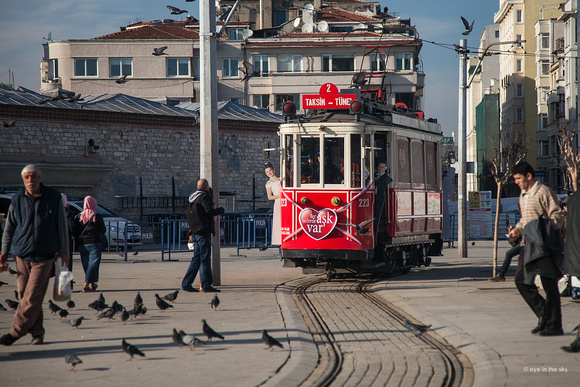 Historische Straßenbahn am Taksim-Platz