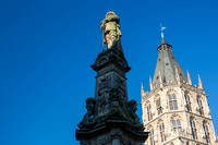 Rathaus und Jan-von-Werth-Denkmal