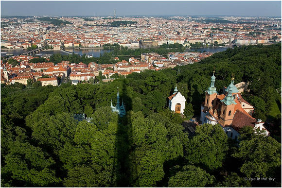Prager Altstadt und Neustadt, Blick vom Aussichtsturm Petrin
